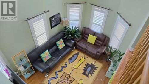 1 Ostick Street, Aurora, ON 