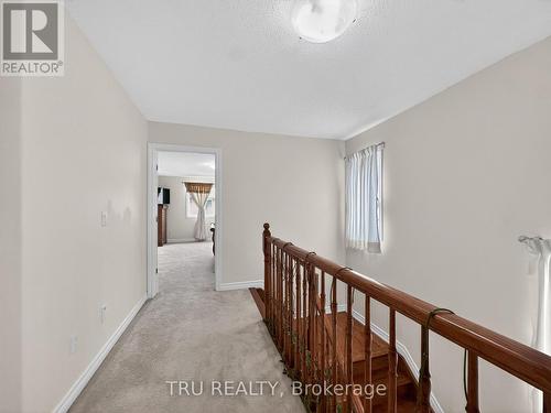 Hallway - 200 Celtic Ridge Crescent, Ottawa, ON 