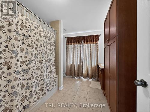 Main Bathroom - 200 Celtic Ridge Crescent, Ottawa, ON 