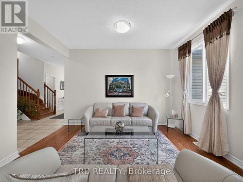 Living Room - 2 - 200 Celtic Ridge Crescent, Ottawa, ON 