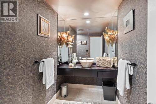 3521 Ouellette, Windsor, ON 