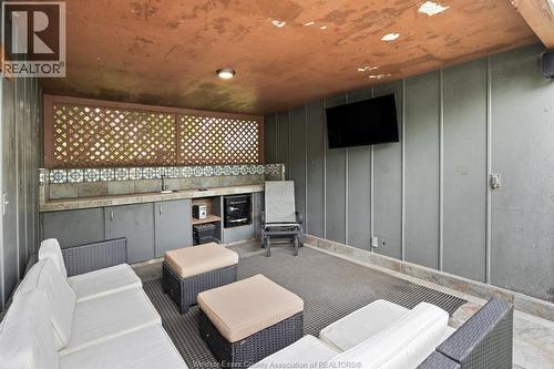 3521 Ouellette, Windsor, ON 