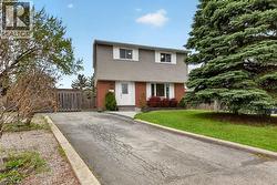 120 CHILTON Drive Hamilton, ON L8J 1M5