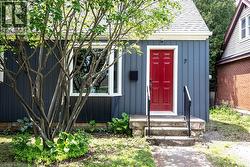 7 EAST Street N  Dundas, ON L9H 1N6