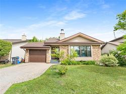 35 Point West DR  Winnipeg, MB R3T 5G8