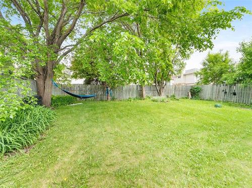 35 Point West Dr, Winnipeg, MB 