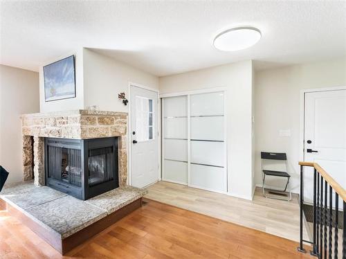 35 Point West Dr, Winnipeg, MB 