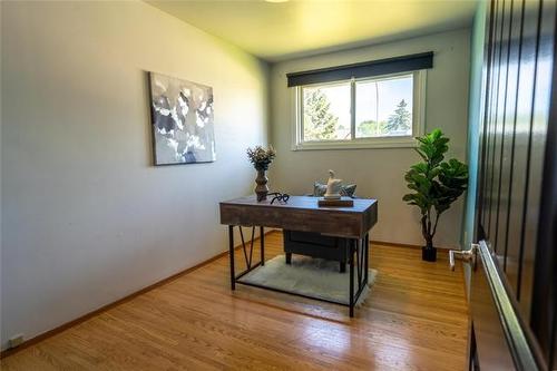 107 Penfold Cr, Winnipeg, MB 