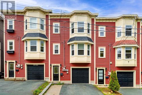 5A Deanery Avenue  St. John's, NL A1E 1H5