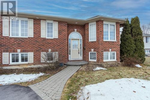 6 CHISHOLM SQUARE  Belleville (Belleville Ward), ON K8N 5Z4
