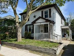 16 HOLLOWAY STREET Belleville (Belleville Ward), ON K8P 1N6