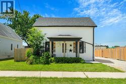 10 CATHCART Tilbury, ON N0P 2L0