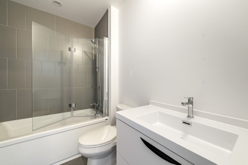 Salle de bains - 505-7227 Boul. Newman, Montréal (Lasalle), QC 
