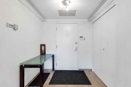 Hall d'entrée/Vestibule - 305-6500 Ch. Mackle, Côte-Saint-Luc, QC 