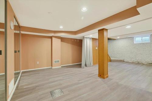 11 Pawnee Bay, Winnipeg, MB 
