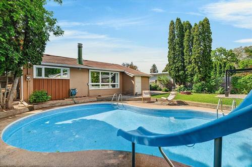 11 Pawnee Bay, Winnipeg, MB 