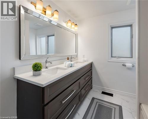 Bathroom - 355 Edgehill Drive, Kitchener, ON 