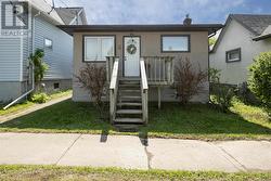 89 ALGONQUIN AVE S Thunder Bay, ON P7B 4S7