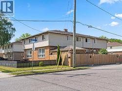 22 TAYLOR AVENUE  Chatham, ON N7L 2T5