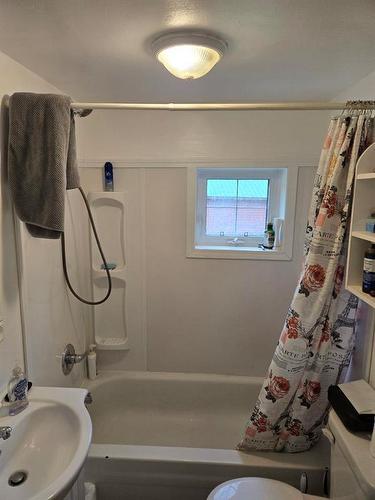 202 River Road, Swan River, MB 