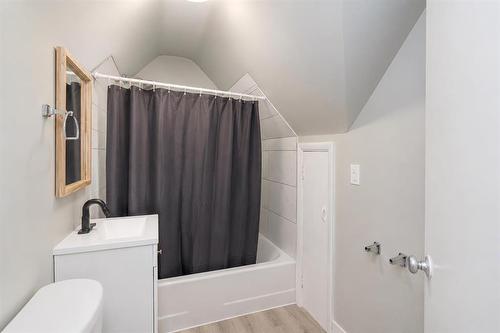 853 Bannatyne Avenue, Winnipeg, MB 