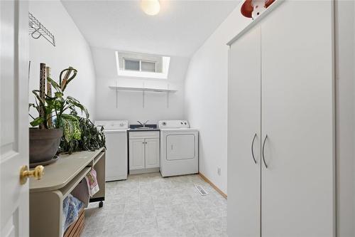 52 Wildfire Drive, Winnipeg, MB 