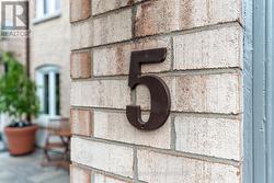UNIT 2 - 5 HACIENDA COURT  Brampton, ON L6Z 3J2