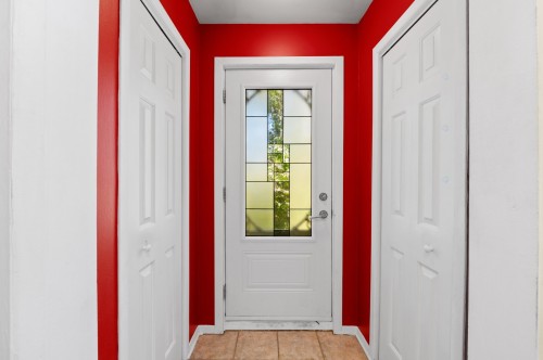 Hall d'entrée/Vestibule - 27 Ch. De St-Moritz, Saint-Sauveur, QC 