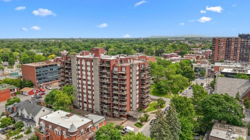 403-80 Av. Lorne  Saint-Lambert, QC J4P 3R6