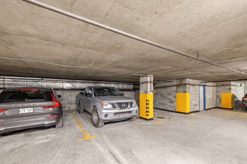 Garage - 403-80 Av. Lorne, Saint-Lambert, QC 