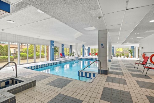 Piscine - 403-80 Av. Lorne, Saint-Lambert, QC 