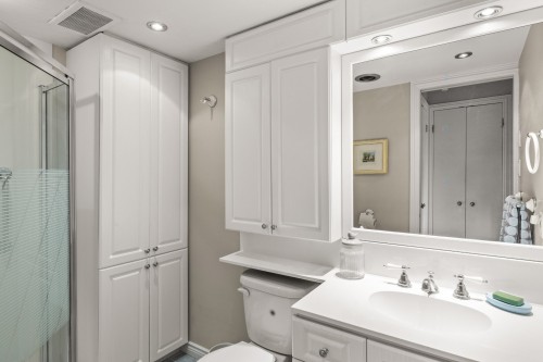 Salle de bains attenante à la CCP - 403-80 Av. Lorne, Saint-Lambert, QC 