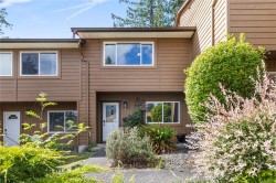 #6-855 Howard Ave Nanaimo, BC V9R 5V4