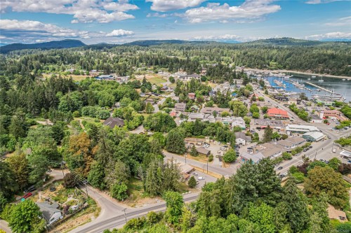 2 Drake Rd, Salt Spring, BC 