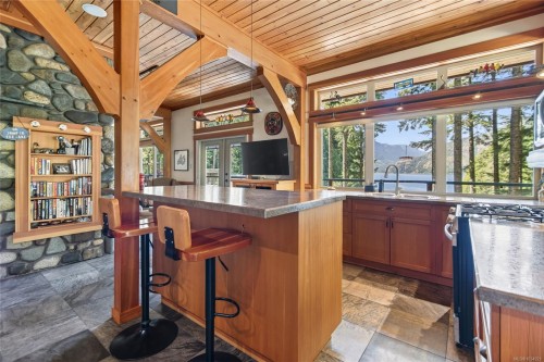 30 Baikie Dr, Campbell River, BC 