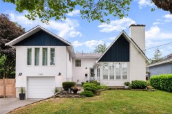 1231 Highrock Ave Esquimalt, BC V9A 4V8