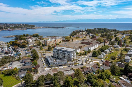 #206-916 Lyall St  Esquimalt, BC V9A 5E6