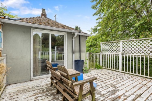 70 Hampton Rd, Saanich, BC 
