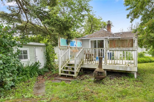70 Hampton Rd, Saanich, BC 