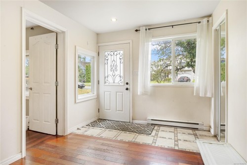 70 Hampton Rd, Saanich, BC 
