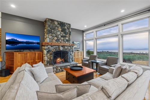 959 Mcfeely Dr, Qualicum Beach, BC 
