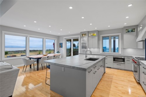 959 Mcfeely Dr, Qualicum Beach, BC 