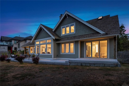 959 Mcfeely Dr, Qualicum Beach, BC 