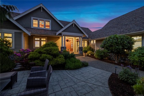 959 Mcfeely Dr, Qualicum Beach, BC 