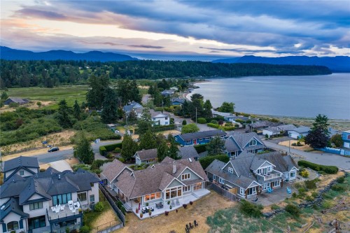959 Mcfeely Dr, Qualicum Beach, BC 
