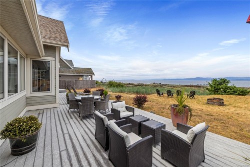 959 Mcfeely Dr, Qualicum Beach, BC 