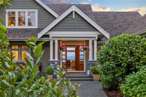 959 Mcfeely Dr, Qualicum Beach, BC 