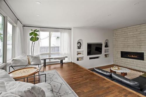 804 Holly Ave, Winnipeg, MB 
