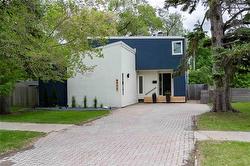 804 Holly AVE  Winnipeg, MB R3T 1W4