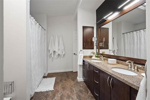 804 Holly Ave, Winnipeg, MB 